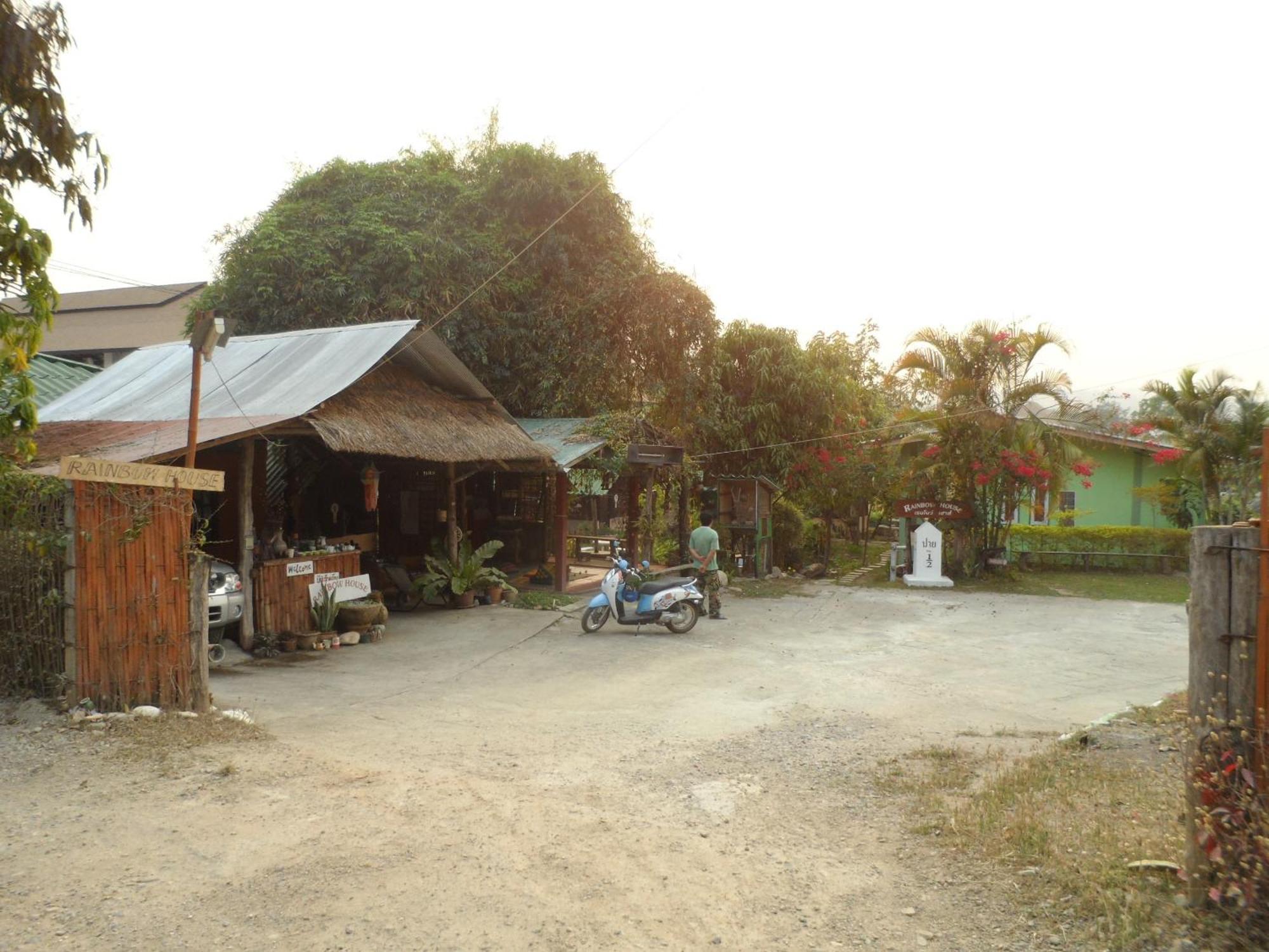 Hotel Rainbow House Pai Exterior foto